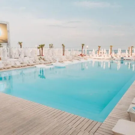 Arcadia Vip Апартаменти *
